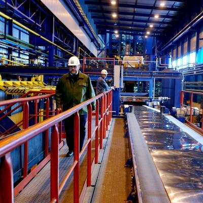 LOS EMPRESARIOS Y LOS TRABAJADORES NO LO VEN CLARO